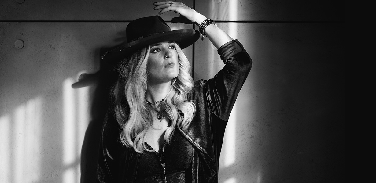 Elles Bailey (UK)
